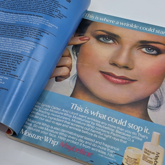 Vintage Glamour Magazine January 1982 Fashion & Hairstyles Issue - Picture 5 of 8